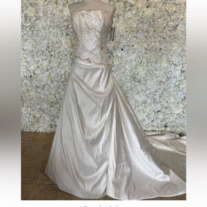 Elegant White Wedding Gown